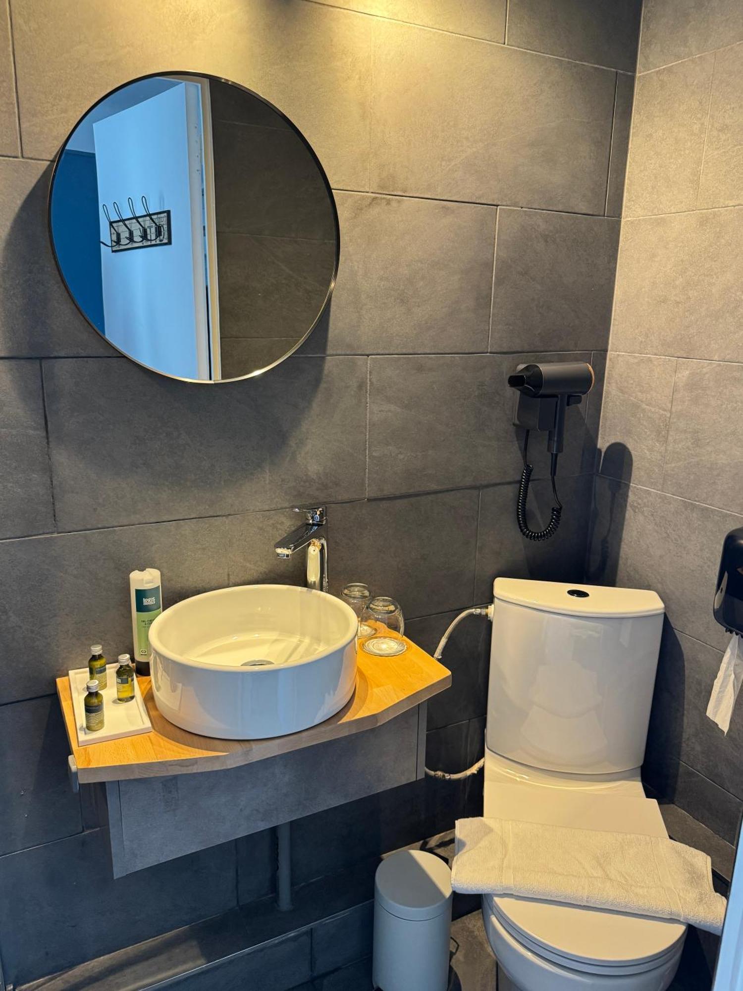 Logis Hotel De La Poste ヴィトリー・ル・フランソワ エクステリア 写真